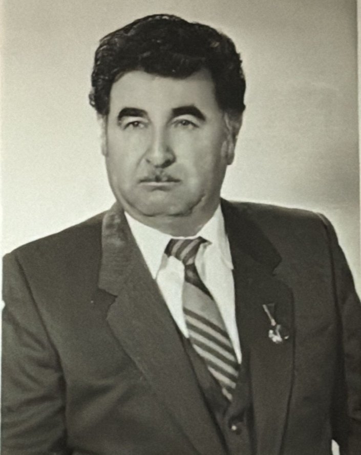 Qərbi Azərbaycanın  tanınmış elm adamı ictimai xadım -   Rüstəmov Tofiq Murtuza  oğlu